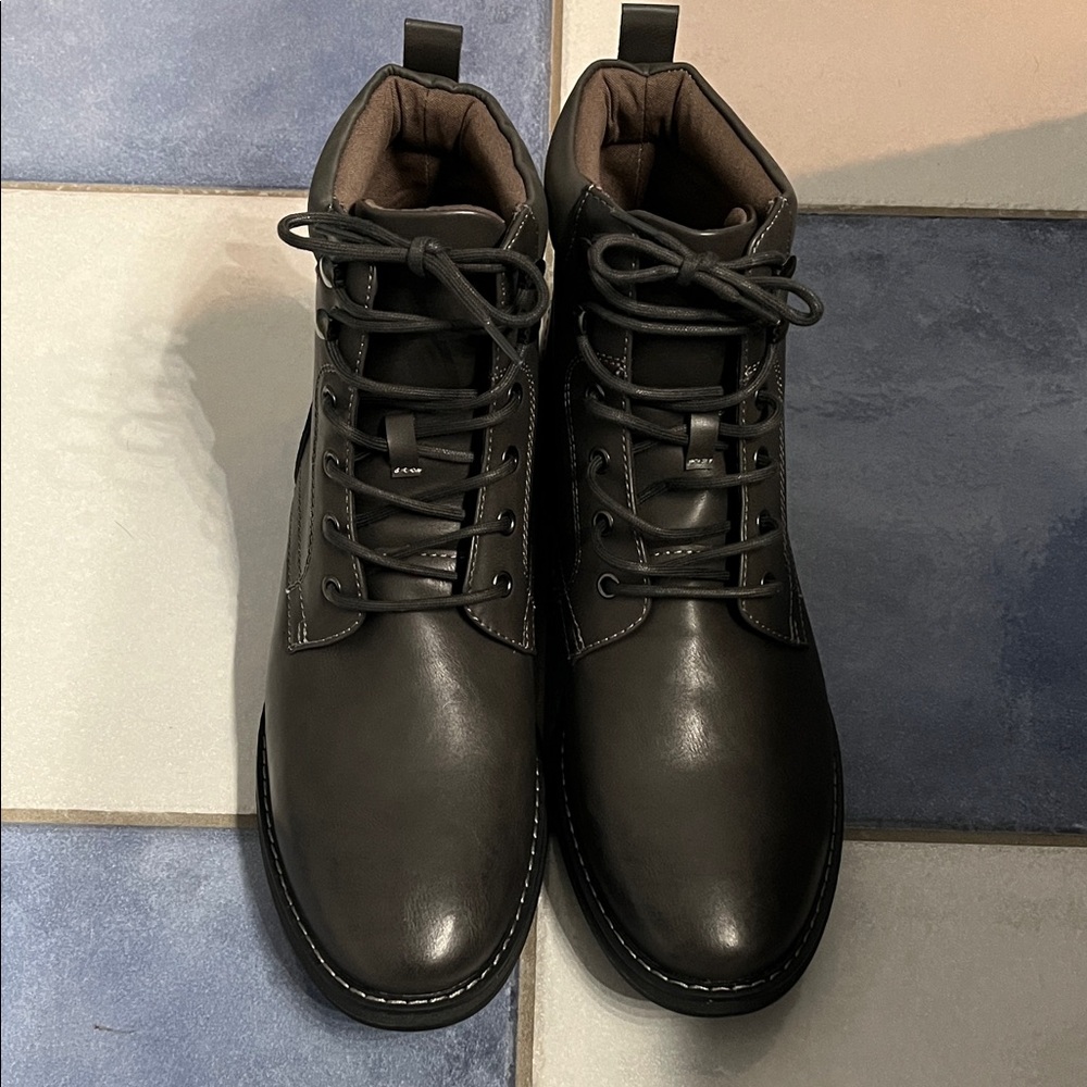 Club Room Gray Leather Lace-Up Boots